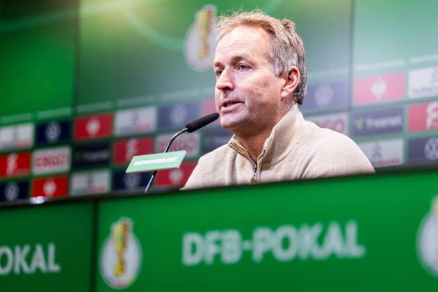 DORTMUND, GERMANY - DECEMBER 2: Kasper Hjulmand (Head Coach Bayer 04 Leverkusen) during the press conference, PK, Pressekonferenz after the DFB Pokal Round of 16 match between Borussia Dortmund vs. Bayer 04 Leverkusen at Signal Iduna Park on Round of Sixteen of the DFB Pokal on December 2, 2025 in Dortmund, Germany. DFB REGULATIONS PROHIBIT ANY USE OF PHOTOGRAPHS AS IMAGE SEQUENCES AND OR QUASI-VIDEO. North Rhine Westphalia Germany Copyright: xBEAUTIFULxSPORTS Wunderlx