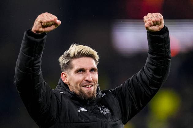DORTMUND, GERMANY - DECEMBER 2: Robert Andrich of Bayer 04 Leverkusen celebrates his team s win after the DFB Cup round of 16 match between Borussia Dortmund and Bayer 04 Leverkusen at Signal Iduna Park on December 2, 2025 in Dortmund, Germany. (Photo by Rene Nijhuis) SPO  Copyright: xRenexNijhuis