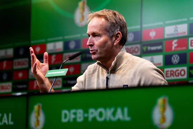 DORTMUND, GERMANY - DECEMBER 2: Bayer 04 Leverkusen head coach Kasper Hjulmand attends a press conference, PK, Pressekonferenz after the DFB Cup round of 16 match between Borussia Dortmund and Bayer 04 Leverkusen at Signal Iduna Park on December 2, 2025 in Dortmund, Germany. (Photo by Rene Nijhuis) SPO  Copyright: xRenexNijhuis