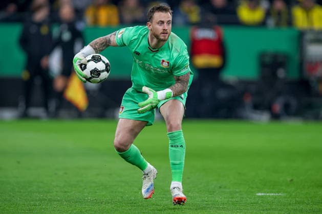 02.12.2025, Fußball, DFB-Pokal, Borussia Dortmund - Bayer 04 Leverkusen, Achtelfinale, Signal Iduna Park, Saison 2025 2026: Torwart Mark Flekken (Bayer04 01) DFB regulations prohibit any use of photographs as image sequences and or quasi-video. Nordrhein-Westfalen Deutschland