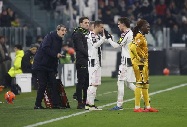 Edon Zhegrova of Juventus FC nentering the pitch instead of Kenan Yildiz of Juventus FC during the Coppa Itallia, 2025 26 season, football match between Juventus FC and Udinese Calcio on 02 Dicember 2025, at Allianz Stadium, Turin, taly. Photo Nderim KACELI  Copyright: xNderimxKaceli IPAxSportx xipa-agency.netx xx IPA_68662677 IPA_Agency_IPA68662677