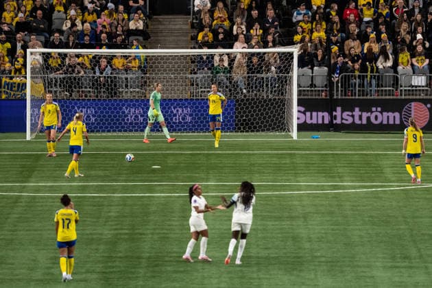 251202 Smilla Holmberg, Felicia Schröder, Hanna Lundkvist, goalkeeper Jennifer Falk, Nathalie Björn and Kosovare Asllani of Sweden look dejected as Perle Morroni and Griedge Mbock Bathy of France celebrate the 1-1 goal during the Women s Nations League bronze medal second leg match between Sweden and France on December 2, 2025 in Stockholm. Photo: Joel Marklund BILDBYRAN kod JM JM0754 bbeng fotboll football soccer fotball nations league uefa womens nations league bronsmatch bronze medal match dam sverige sweden frankrike france depp jubel Copyright: JOELxMARKLUND BB251202JM129