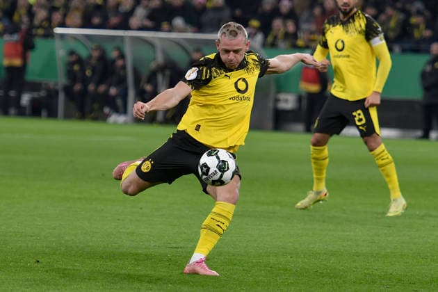 Julian Ryerson (Dortmund 26) Aktion . Einzelbild . Freisteller . 02.12.2025 Fussball Borussia Dortmund vs Bayer Leverkusen, Signal Iduna Park, Dortmund, DFB DFL REGULATIONS PROHIBIT ANY USE OF PHOTOGRAPHS AS IMAGE SEQUENCES AND OR QUASI-VIDEO Copyright: xpepphotox xSaschaxWeizx pep00321, pep_20251202_hm_221918