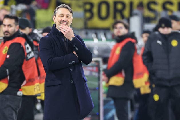 Fußball DFB Pokal - Borussia Dortmund - Bayer 04 Leverkusen am 02.12.2025 im Signal Iduna Park in Dortmund Trainer Niko Kovac (Dortmund) nachdenklich