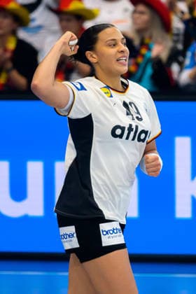 Handball, Frauen WM, Hauptrunde Gruppe 2: Deutschland - Faeroer Inseln Aimee von Pereira (Deutschland) Jubel Freude Emotion Dortmund Westfalenhalle Nordrhein-Westfalen Deutschland