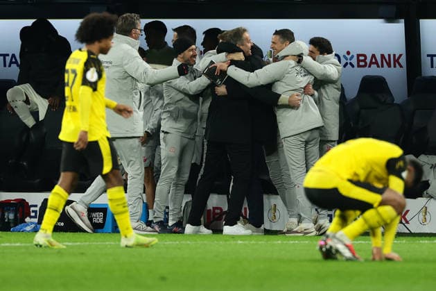 Dortmund, Signal Iduna Park, 02.12.25, GER, Herren, DFB-Pokal, Achtelfinale, Saison 2025 - 2026, Borussia Dortmund - Bayer 04 Leverkusen, Jubel bei Kasper Hjulmand (Cheftrainer (Bayer 04 Leverkusen) nach dem Spiel DFB DFL REGULATIONS PROHIBIT ANY USE OF PHOTOGRAPHS AS IMAGE SEQUENCES AND OR QUASI-VIDEO. Copyright: JoachimxBywaletz xJB-Sportfoto