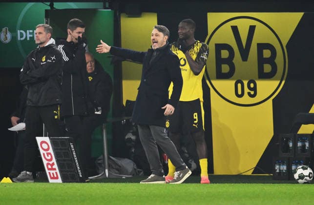 Trainer Niko Kovac (Borussia Dortmund) wechselt Serhou Guirassy (Borussia Dortmund) ein 02.12.2025, Fussball DFB Pokal, Saison 2025 2026, Achtelfinale, Borussia Dortmund - Bayer 04 Leverkusen 0:1 DFB regulations prohibit any use of photographs as image sequences and or quasi-video Dortmund Signal Iduna Park Nordrhein Westfalen Deutschland