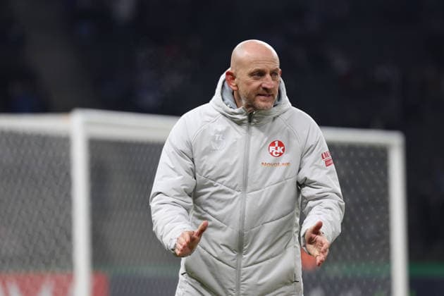 02.12.2025, xrekx, Fussball DFB Pokal 1 8 Finale, Hertha BSC Berlin - 1.FC Kaiserslautern v.l. Torsten Lieberknecht Trainer (1.FC Kaiserslautern) (DFL DFB REGULATIONS PROHIBIT ANY USE OF PHOTOGRAPHS as IMAGE SEQUENCES and or QUASI-VIDEO) Berlin