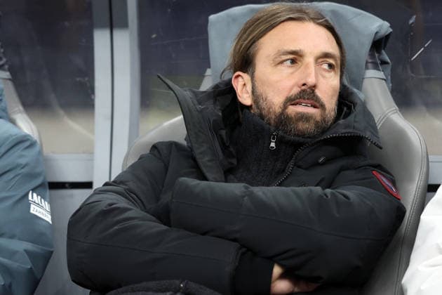 02.12.2025, xrekx, Fussball DFB Pokal 1 8 Finale, Hertha BSC Berlin - 1.FC Kaiserslautern v.l. Thomas Hengen Geschäftsführer Geschaeftsfuehrer (1.FC Kaiserslautern) (DFL DFB REGULATIONS PROHIBIT ANY USE OF PHOTOGRAPHS as IMAGE SEQUENCES and or QUASI-VIDEO) Berlin