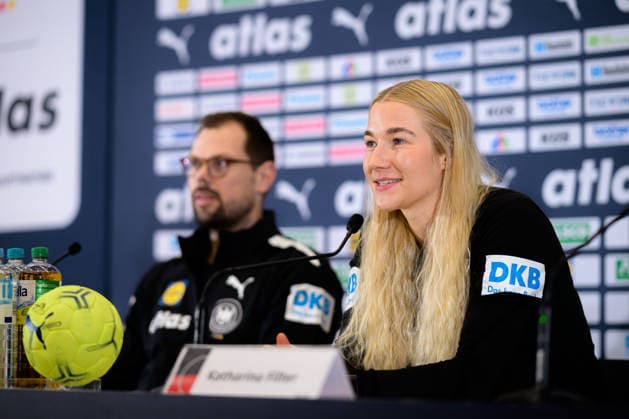 Handball, Frauen WM, Hauptrunde Gruppe 2: Deutschland - Pressekonferenz Torhueterin Katharina Filter (Deutschland) Dortmund Nordrhein-Westfalen Deutschland