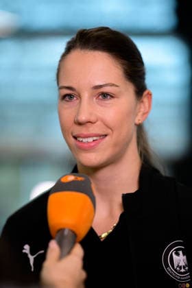 Handball, Frauen WM, Hauptrunde Gruppe 2: Deutschland - Pressekonferenz Emily Vogel (Deutschland) im ZDF Interview Dortmund Nordrhein-Westfalen Deutschland