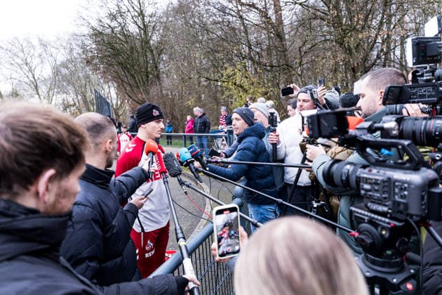 1. Fussball Bundesliga: Training 1. FC Köln; 03.12.2025 Said El Mala (1. FC Köln, 13) im Mediengespräch, Interview, Mixed Zone 1. Fussball Bundesliga: Training 1. FC Köln; Geissbockheim, 03.12.2025 Copyright: xBEAUTIFULxSPORTS Wunderlx