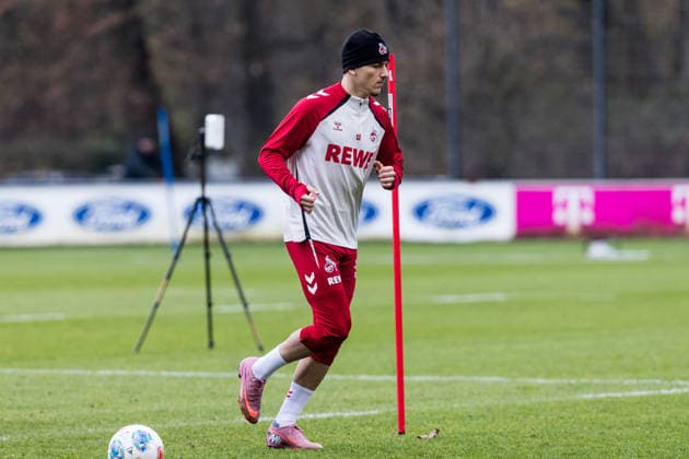 1. Fussball Bundesliga: Training 1. FC Köln; 03.12.2025 Said El Mala (1. FC Köln, 13) läuft sich warm 1. Fussball Bundesliga: Training 1. FC Köln; Geissbockheim, 03.12.2025 Copyright: xBEAUTIFULxSPORTS Wunderlx