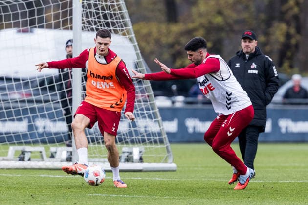 1. Fussball Bundesliga: Training 1. FC Köln; 03.12.2025 Zweikampf Eric Martel (1. FC Köln, 6), Cenk Özkacar (1. FC Köln, 39) 1. Fussball Bundesliga: Training 1. FC Köln; Geissbockheim, 03.12.2025 Copyright: xBEAUTIFULxSPORTS Wunderlx
