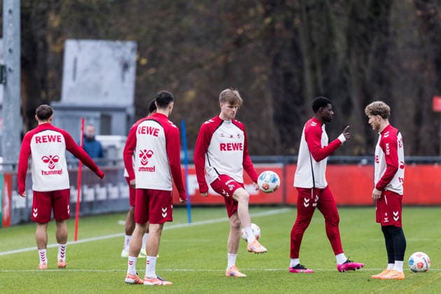 1. Fussball Bundesliga: Training 1. FC Köln; 03.12.2025 Marius Bülter (1. FC Köln, 30) am Ball 1. Fussball Bundesliga: Training 1. FC Köln; Geissbockheim, 03.12.2025 Copyright: xBEAUTIFULxSPORTS Wunderlx