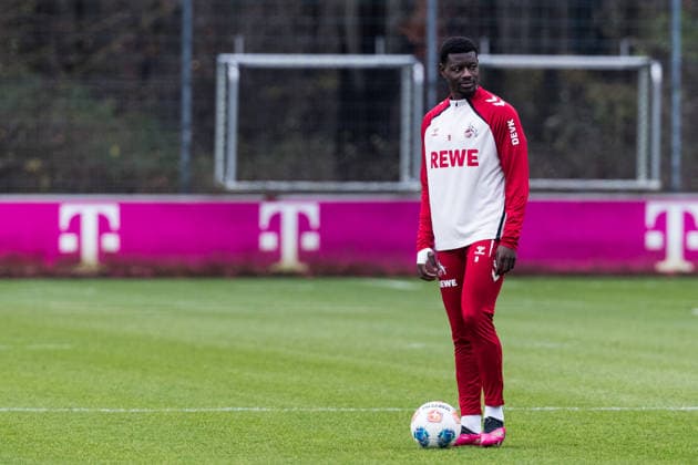 1. Fussball Bundesliga: Training 1. FC Köln; 03.12.2025 Ragnar Ache (1. FC Köln, 9) mit Ball 1. Fussball Bundesliga: Training 1. FC Köln; Geissbockheim, 03.12.2025 Copyright: xBEAUTIFULxSPORTS Wunderlx