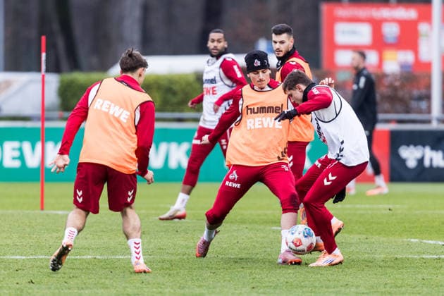 1. Fussball Bundesliga: Training 1. FC Köln; 03.12.2025 Zweikampf Said El Mala (1. FC Köln, 13), Alessio Castro-Montes (1. FC Köln, 17) 1. Fussball Bundesliga: Training 1. FC Köln; Geissbockheim, 03.12.2025 Copyright: xBEAUTIFULxSPORTS Wunderlx