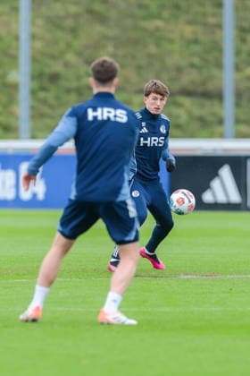 03.12.2025, Fussball, Saison 2025 2026, 2. Bundesliga, Training FC Schalke 04, Max Grüger (FC Schalke 04), Gelsenkirchen Trainingsgelände FC Schalke 04 NRW Deutschland xRHR-FOTO DEx Copyright: EWERT RHR-FOTOx RHR-FOTO DE