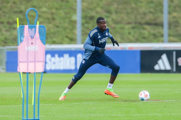 03.12.2025, Fussball, Saison 2025 2026, 2. Bundesliga, Training FC Schalke 04, Bryan Lasme (FC Schalke 04), Gelsenkirchen Trainingsgelände FC Schalke 04 NRW Deutschland xRHR-FOTO DEx Copyright: EWERT RHR-FOTOx RHR-FOTO DE