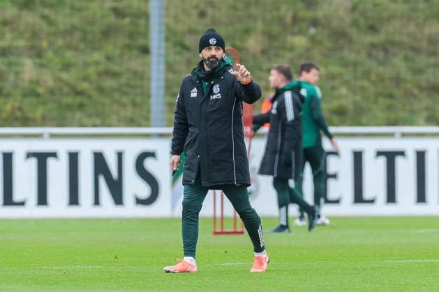 03.12.2025, Fussball, Saison 2025 2026, 2. Bundesliga, Training FC Schalke 04, Cheftrainer Miron Muslic (FC Schalke 04), Gelsenkirchen Trainingsgelände FC Schalke 04 NRW Deutschland xRHR-FOTO DEx Copyright: EWERT RHR-FOTOx RHR-FOTO DE