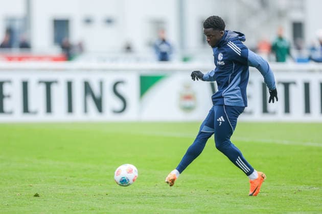 03.12.2025, Fussball, Saison 2025 2026, 2. Bundesliga, Training FC Schalke 04, Christian Gomis (FC Schalke 04), Gelsenkirchen Trainingsgelände FC Schalke 04 NRW Deutschland xRHR-FOTO DEx Copyright: EWERT RHR-FOTOx RHR-FOTO DE