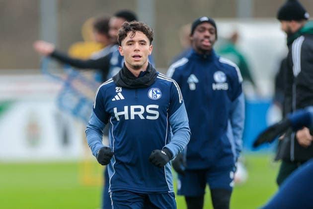 03.12.2025, Fussball, Saison 2025 2026, 2. Bundesliga, Training FC Schalke 04, Soufiane El-Faouzi (FC Schalke 04), Gelsenkirchen Trainingsgelände FC Schalke 04 NRW Deutschland xRHR-FOTO DEx Copyright: EWERT RHR-FOTOx RHR-FOTO DE