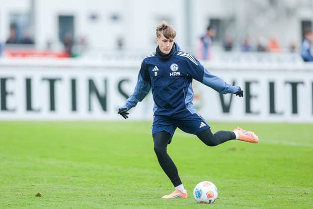 03.12.2025, Fussball, Saison 2025 2026, 2. Bundesliga, Training FC Schalke 04, Paul Pöpperl (FC Schalke 04), Gelsenkirchen Trainingsgelände FC Schalke 04 NRW Deutschland xRHR-FOTO DEx Copyright: EWERT RHR-FOTOx RHR-FOTO DE