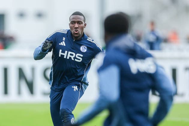 03.12.2025, Fussball, Saison 2025 2026, 2. Bundesliga, Training FC Schalke 04, Bryan Lasme (FC Schalke 04), Gelsenkirchen Trainingsgelände FC Schalke 04 NRW Deutschland xRHR-FOTO DEx Copyright: EWERT RHR-FOTOx RHR-FOTO DE