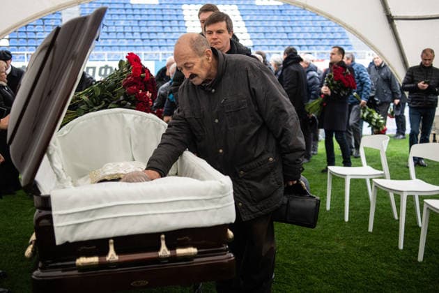 Kyiv bids farewell to a football player and coach Volodymyr Muntian KYIV, UKRAINE - DECEMBER 03: Kyiv residents attend a farewell ceremony for Ukrainian football player and a coach Volodymyr Muntian at a Valerii Lobanovskyi stadium in Kyiv, Ukraine on December 03, 2025. He became champion of the USSR seven times, which is a record in Soviet football (apart from him, Oleg Blokhin also won the USSR championship seven times). He won the USSR Cup twice, was the winner of the UEFA Cup Winners Cup and the UEFA Super Cup, and participated in the 1970 World Cup. After retiring as a player, he coached Ukrainian and foreign football clubs, and under his leadership, the Guinea national team, Nationalteam reached the final stage of the 1998 African Cup of Nations. Volodymyr Muntian passed away at the age of 79 on December 1. Danylo Antoniuk Anadolu Kyiv Ukraine. Editorial use only. Please get in touch for any other usage. Copyright: x2025xAnadoluxDanyloxAntoniukx