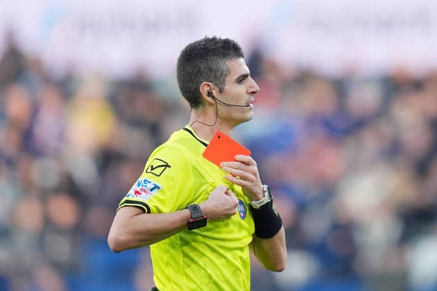 Genoa™s Seydou Fini red card , Mario Perri referee , during the Frecciarossa Italian Cup 2025 2026 soccer match between Atalanta and Genoa at New Balance Arena in Bergamo , North Italy , Wednesday , December 03 , 2025. - Soccer  Copyright: xSpada LaPressex