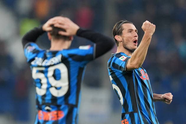 Atalanta™s Marten de Roon celebrates after scoring 2-0 during the Frecciarossa Italian Cup 2025 2026 soccer match between Atalanta and Genoa at New Balance Arena in Bergamo , North Italy , Wednesday , December 03 , 2025. - Soccer  Copyright: xSpada LaPressex