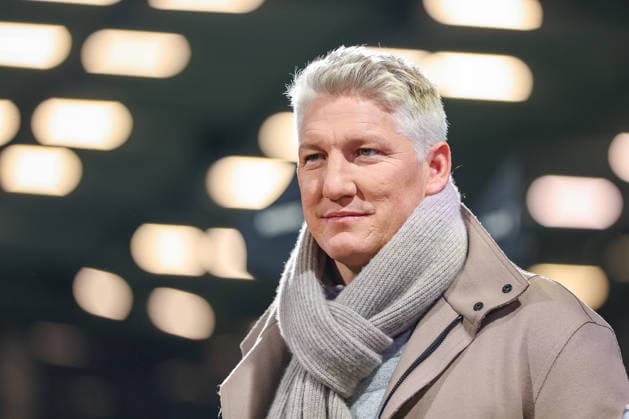 03.12.2025, Fußball, DFB-Pokal, VfL Bochum - VfB Stuttgart, Achtelfinale, Vonovia Ruhrstadion, Saison 2025 2026: Sebastian Bastian Schweinsteiger Moderator Experte lachend Mimik DFB regulations prohibit any use of photographs as image sequences and or quasi-video. Nordrhein-Westfalen Deutschland