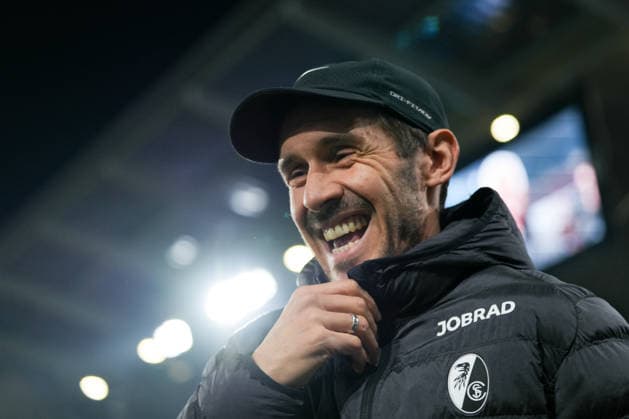 Julian Schuster (SC Freiburg, Trainer) , Fußball, Achtelfinale, DFB Pokal, 2025 26, SC Freiburg vs. SV Darmstadt 98, 03.12.2025, Europa-Park Stadion, Freiburg, Deutschland DFB REGULATIONS PROHIBIT ANY USE OF PHOTOGRAPHS AS IMAGE SEQUENCES AND OR QUASI-VIDEO. Freiburg Europa-Park Stadion Baden-Württemberg Deutschland Copyright: xArnexAmbergx