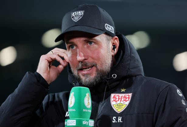 Bochum , DfB-Pokal Fußball VfL Bochum vs. VfB Stuttgart, Trainer Sebastian Hoeneß (VfB) Gemäß den Vorgaben der DFL Deutschen Fußball Liga ist es untersagt, in dem Stadion und oder vom Spiel angefertigte Fotoaufnahmen in Form von Sequenzbildern und oder videoähnlichen Fotostrecken zu verwerten bzw. verwerten zu lassen.
