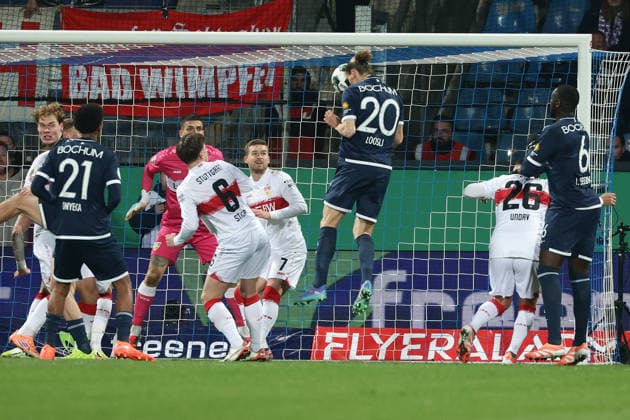 Bochum, Vonovia Ruhrstadion, 03.12.25, GER, Herren, DFB-Pokal, Achtelfinale, Saison 2025 - 2026, VfL 1848 Bochum - VfB Stuttgart, Große Chance fuer Noah Loosli (VfL Bochum) DFB DFL REGULATIONS PROHIBIT ANY USE OF PHOTOGRAPHS AS IMAGE SEQUENCES AND OR QUASI-VIDEO. Copyright: JoachimxBywaletz xJB-Sportfoto