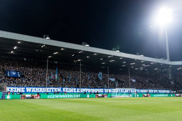 DFB Pokal, VfL Bochum - VfB Stuttgart; 03.12.2025 Banner der VfL Bochum Fans: Keine Wahrheiten, Keine Kompromisse. DFB: Zeigt klar Kante gegen den IMK-Wahnsinn! DFB Pokal Achtelfinale, VfL Bochum - VfB Stuttgart, VONONVIA Ruhrstadion am 03.12.2025 DFB REGULATIONS PROHIBIT ANY USE OF PHOTOGRAPHS AS IMAGE SEQUENCES AND OR QUASI-VIDEO. Copyright: xBEAUTIFULxSPORTS Wunderlx