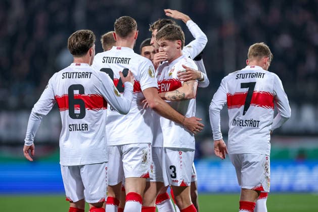 02.12.2025, Fußball, DFB-Pokal, VfL Bochum - VfB Stuttgart, Saison 2025 2026: Torjubel Stuttgart nach dem Eigentor zum 1:0 durch Philipp Strompf (VfL Bochum 03) DFB regulations prohibit any use of photographs as image sequences and or quasi-video. Deutschland