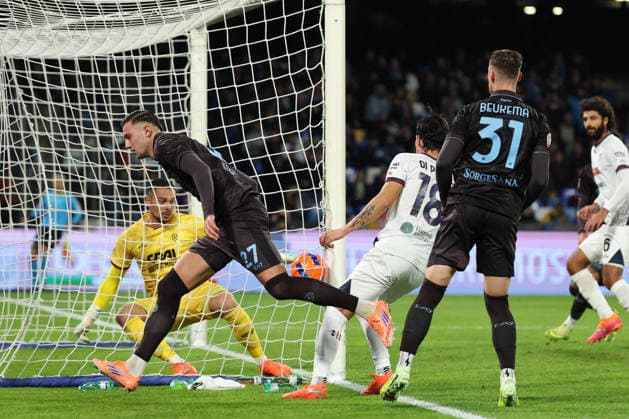 Napoli™s Lorenzo Lucca goal 1-0 during the round of 16 Frecciarossa Italian Cup 2025 2026 soccer match between Napoli and Cagliari at Maradona Stadium in Naples, south Italy - December 3, 2025. - Soccer  Copyright: xAlessandroxGarofalo LaPressex