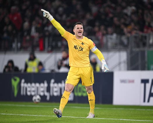 Fussball DFB Pokal Achtelfinale 2025 2026 03.12.2025 SC Freiburg - SV Darmstadt 98 Torwart Marcel Schuhen (SV Darmstadt 98)