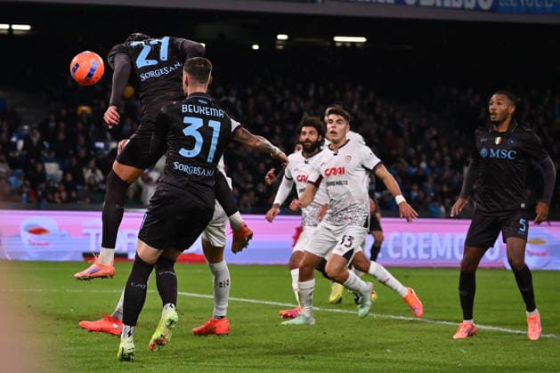 Lorenzo Lucca of S.S.C. Napoli scores the goal for 1-0 during the round of 16 of the Coppa Italia Frecciarossa between S.S.C. Napoli and Cagliari Calcio at the Diego Armando Maradona Stadium on December 3, 2025 in Naples, Italy.  Copyright: xDomenicoxCippitelli IPAxSportx xipa-agency.netx xx IPA_68694259 IPA_Agency_IPA68694259