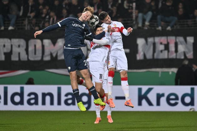 Mats Pannewig (VfL Bochum), Bilal El Khannouss (VfB Stuttgart), Atakan Karazor (VfB Stuttgart), v.li. 03.12.2025, Fussball DFB Pokal, Saison 2025 2026, Achtelfinale, VfL Bochum - VfB Stuttgart DFB regulations prohibit any use of photographs as image sequences and or quasi-video Bochum Vonovia Ruhrstadion Nordrhein Westfalen Deutschland