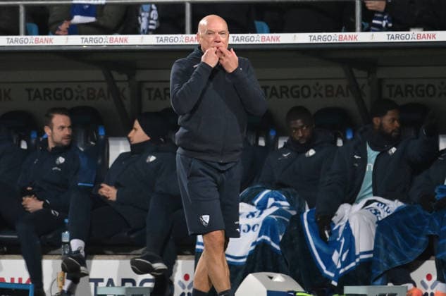 Trainer Uwe Rösler (VfL Bochum) 03.12.2025, Fussball DFB Pokal, Saison 2025 2026, Achtelfinale, VfL Bochum - VfB Stuttgart DFB regulations prohibit any use of photographs as image sequences and or quasi-video Bochum Vonovia Ruhrstadion Nordrhein Westfalen Deutschland