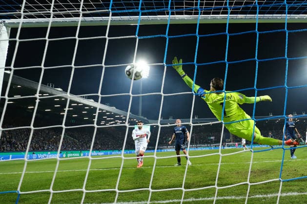Bochum, Vonovia Ruhrstadion, 03.12.25, GER, Herren, DFB-Pokal, Achtelfinale, Saison 2025 - 2026, VfL 1848 Bochum - VfB Stuttgart, Eigentor durch Philipp Strompf (VfL Bochum) zum 0:1 DFB DFL REGULATIONS PROHIBIT ANY USE OF PHOTOGRAPHS AS IMAGE SEQUENCES AND OR QUASI-VIDEO. Copyright: JoachimxBywaletz xJB-Sportfoto