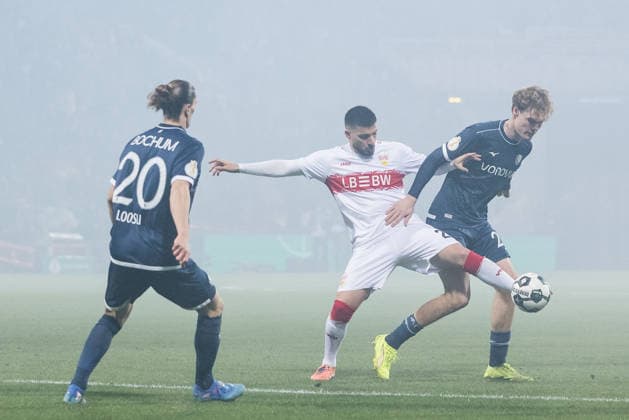 DFB Pokal, VfL Bochum - VfB Stuttgart; 03.12.2025 Zweikampf Deniz Undav (VfB Stuttgart, 26), Mats Pannewig (VfL Bochum, 24) DFB Pokal Achtelfinale, VfL Bochum - VfB Stuttgart, VONONVIA Ruhrstadion am 03.12.2025 DFB REGULATIONS PROHIBIT ANY USE OF PHOTOGRAPHS AS IMAGE SEQUENCES AND OR QUASI-VIDEO. Copyright: xBEAUTIFULxSPORTS Wunderlx