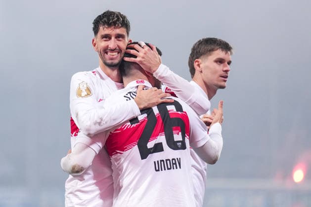 BOCHUM, GERMANY - DECEMBER 3: Deniz Undav of VfB Stuttgart celebrates with Atakan Karazor of VfB Stuttgart after scoring his team s second goal during the DFB Cup round of 16 match between VfL Bochum and VfB Stuttgart at Vonovia Ruhrstadion on December 3, 2025 in Bochum, Germany. (Photo by Rene Nijhuis) SPO  Copyright: xRenexNijhuis