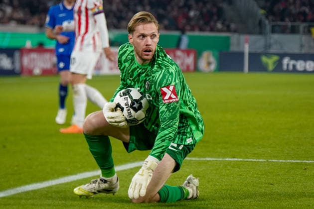 Deutschland: Fussball DFB-Pokal 2025 26, Achtelfinale - SC Freiburg vs SV Darmstadt 98 - Europa-Park-Stadion (Freiburg): Florian Müller Florian Mueller (SC Freiburg, 21) Freiburg im Breisgau Baden-Württemberg Deutschland Copyright: xJOERANxSTEINSIEKx