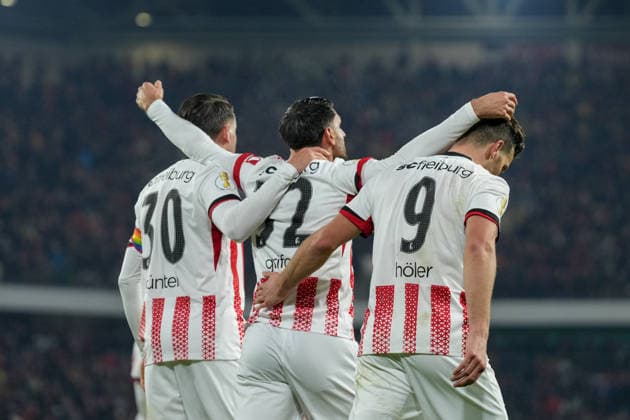 Vincenzo Grifo (SC Freiburg, 32), Christian Günter Christian Guenter (SC Freiburg, 30) und Lucas Höler Lucas Hoeler (SC Freiburg, 09) Torjubel, Emotionen, Torschuss, Abschluss, Torerfolg, Tor, Treffer , Fußball, Achtelfinale, DFB Pokal, 2025 26, SC Freiburg vs. SV Darmstadt 98, 03.12.2025, Europa-Park Stadion, Freiburg, Deutschland DFB REGULATIONS PROHIBIT ANY USE OF PHOTOGRAPHS AS IMAGE SEQUENCES AND OR QUASI-VIDEO. Freiburg Europa-Park Stadion Baden-Württemberg Deutschland Copyright: xArnexAmbergx
