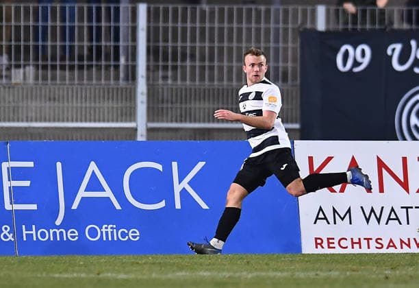 Fußball Herren Krombacher Westfalenpokal Viertelfinale Saison 2025 2026: SG Wattenscheid 09 - FC Gütersloh am 03.12.2025 im Lohrheidestadion in Bochum-Wattenscheid Finn Wortmann ( SG Wattenscheid 09 ) nach seinem Tor zum 1:1 Niedersachsen Deutschland