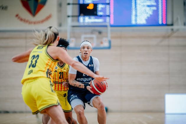 BB-1BL Damen Syntainics MBC Lions - Alba Berlin Liz Smith (GISA Lions MBC) waehrend der Saison 2025-2026 in der DBBL Toyota Bundesliga Syntainics MBC Lions und Alba Berlin in der SWH Arena am 3. December 2025 in Halle Saale, Sachsen Anhalt, Deutschland