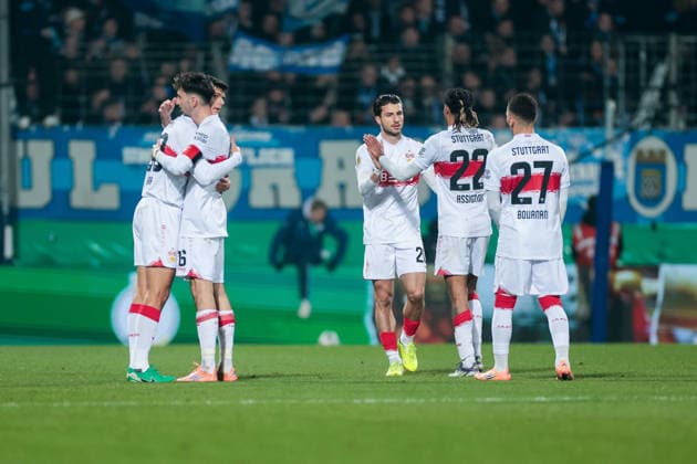 03.12.2025, Fussball, DFB-Pokal, Saison 2025 2026, VfL Bochum - VfB Stuttgart, Die Spieler des VfB Stuttgart bejubeln den Sieg und freuen sich, Bochum Vonovia Ruhrstadion NRW Deutschland xRHR-FOTO DEx Copyright: DennisxEwert RHR-FOTOx RHR-FOTO DE